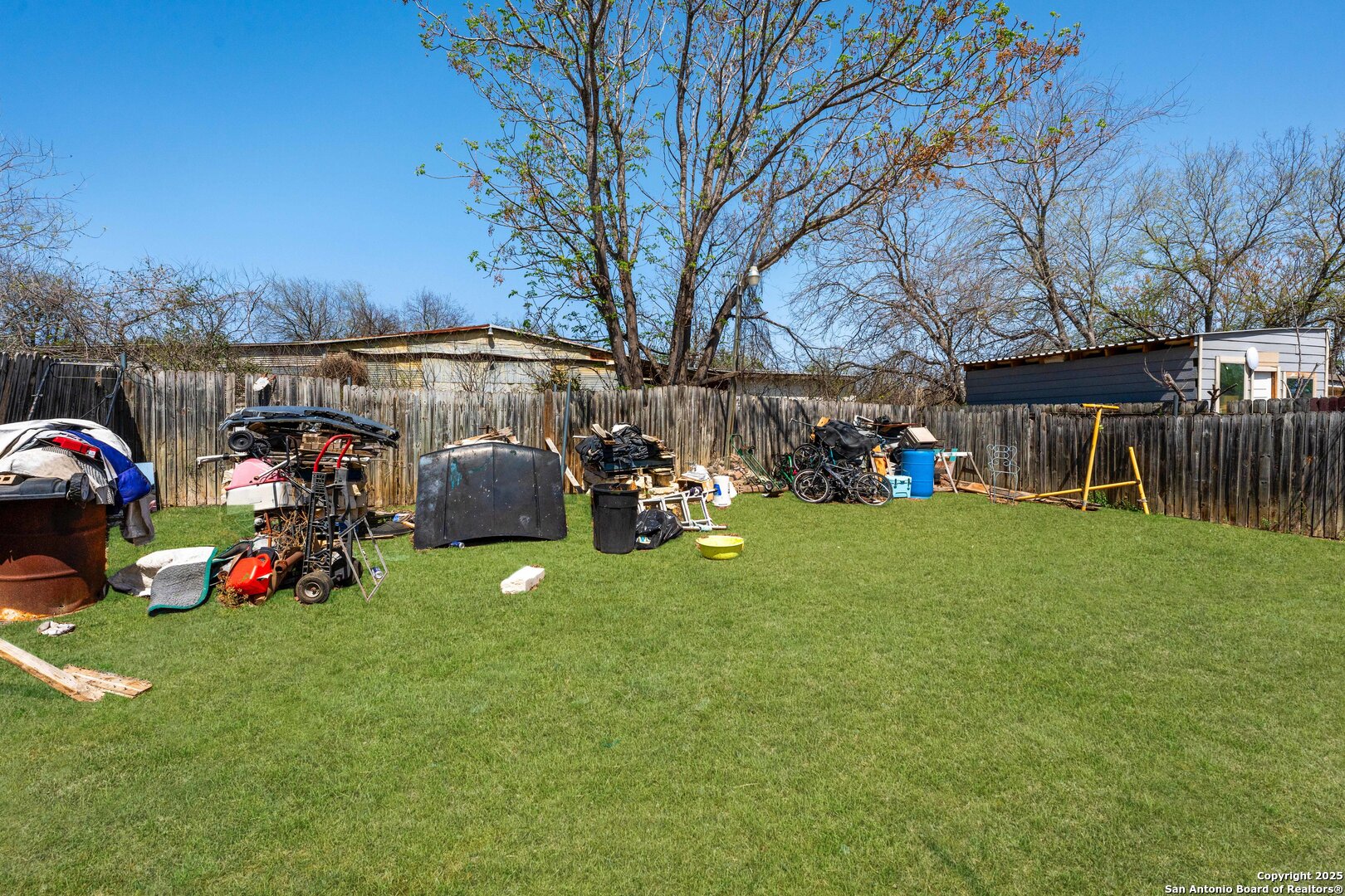 907 Overhill Drive