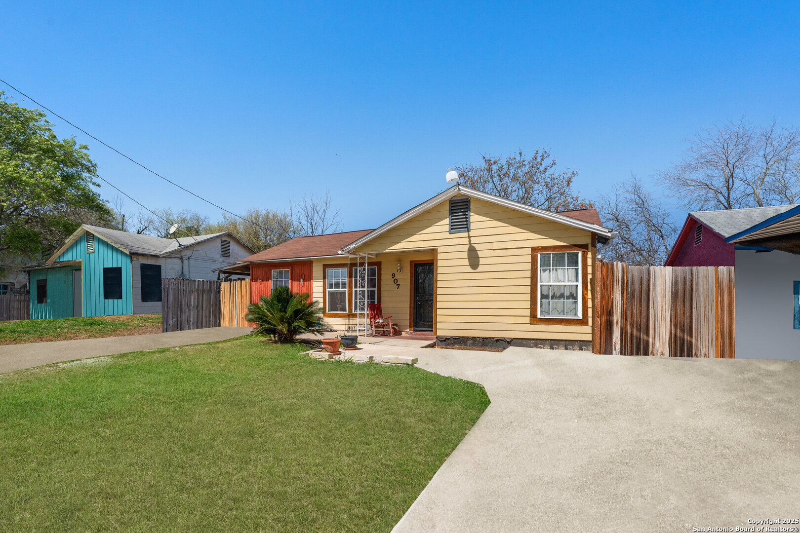 907 Overhill Drive