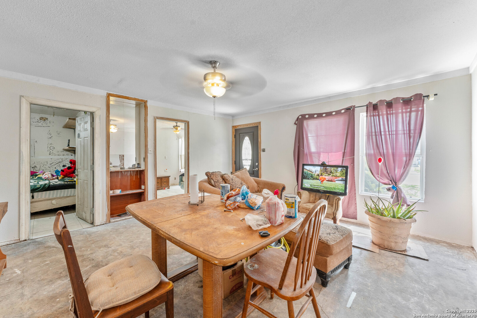 907 Overhill Drive