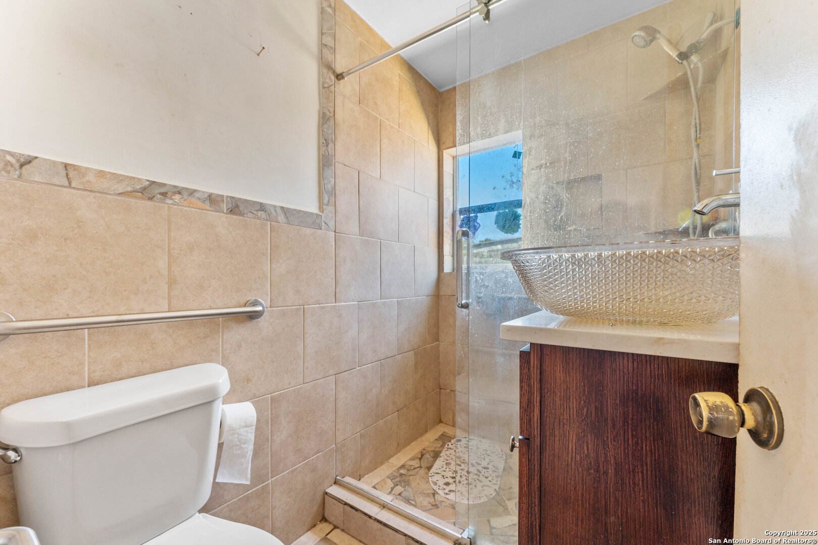 907 Overhill Drive