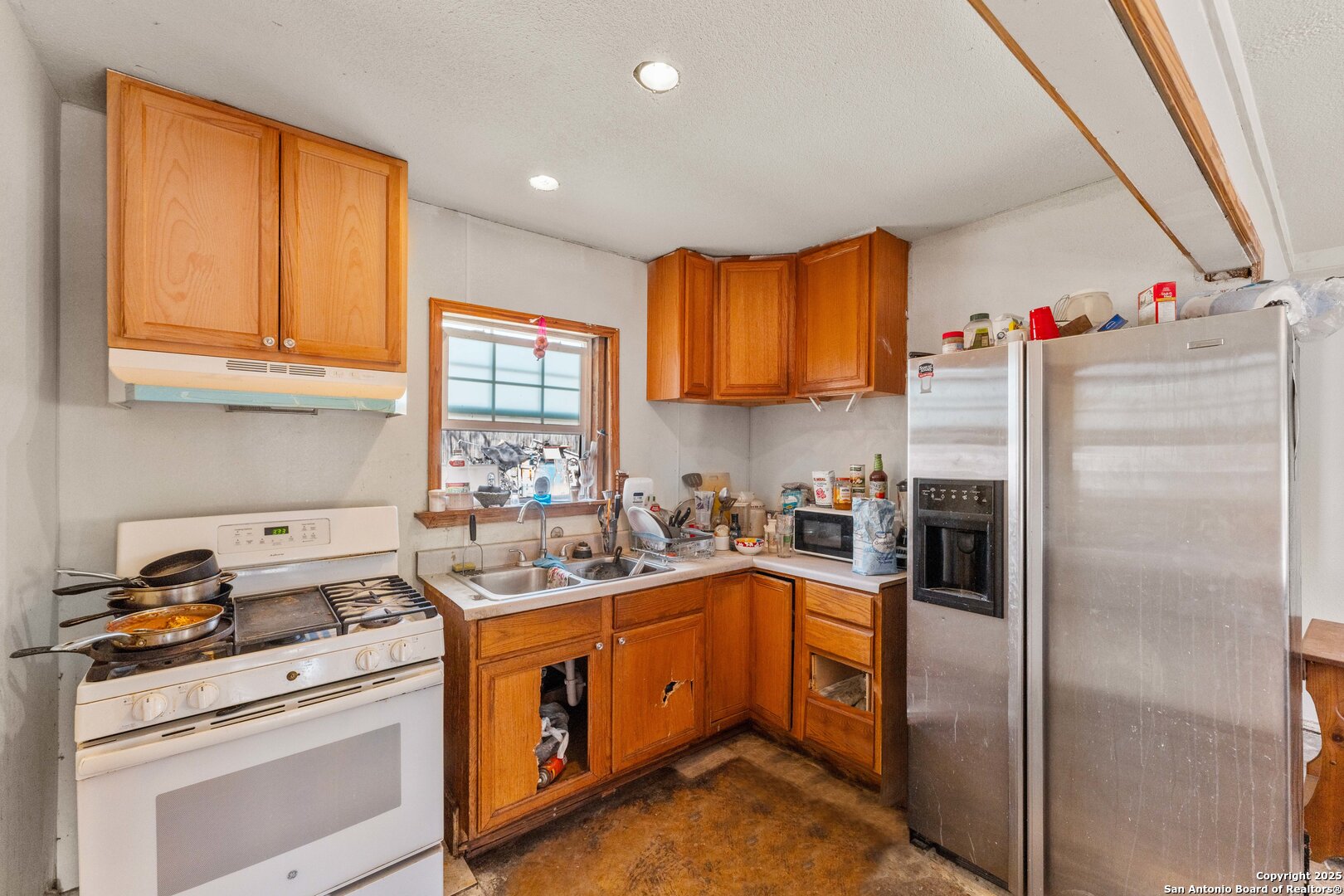 907 Overhill Drive