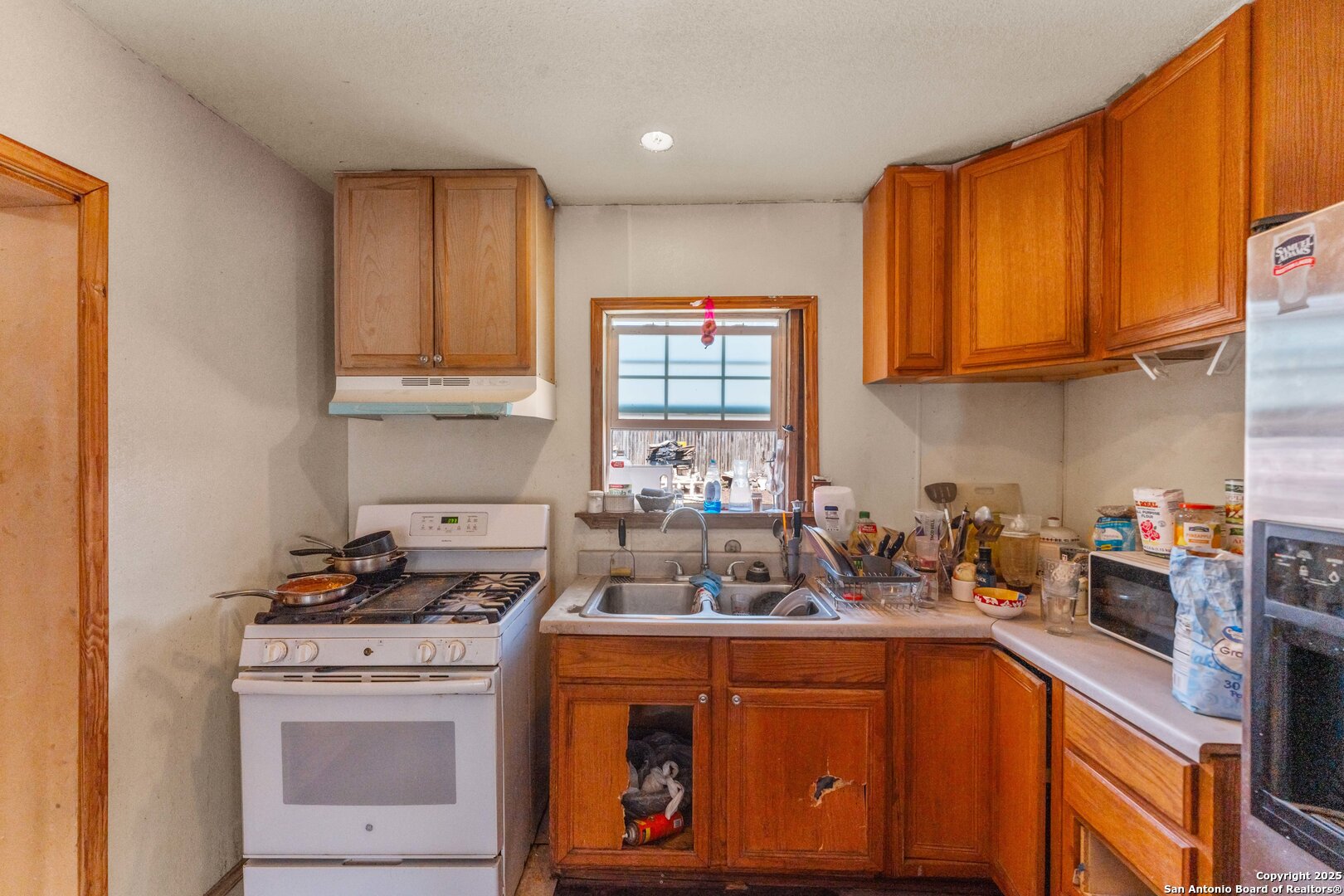 907 Overhill Drive