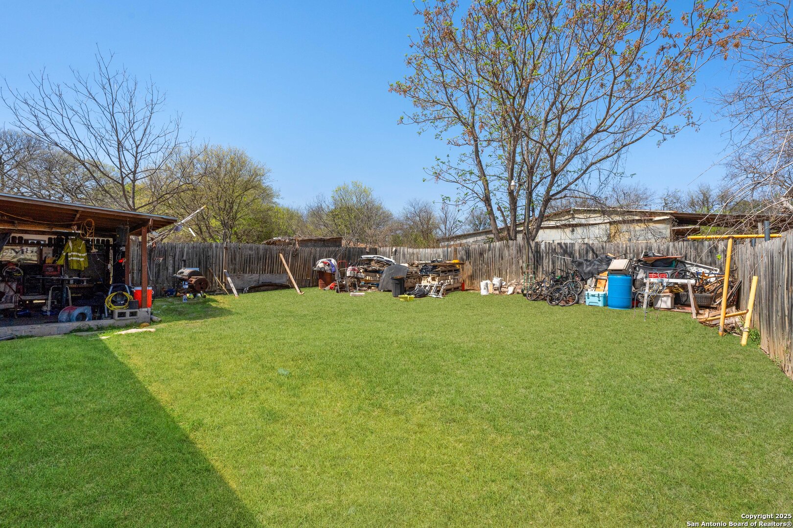 907 Overhill Drive