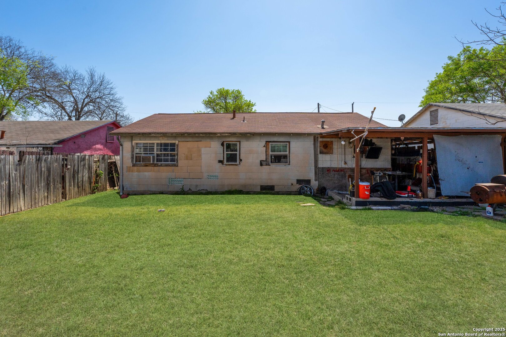 907 Overhill Drive
