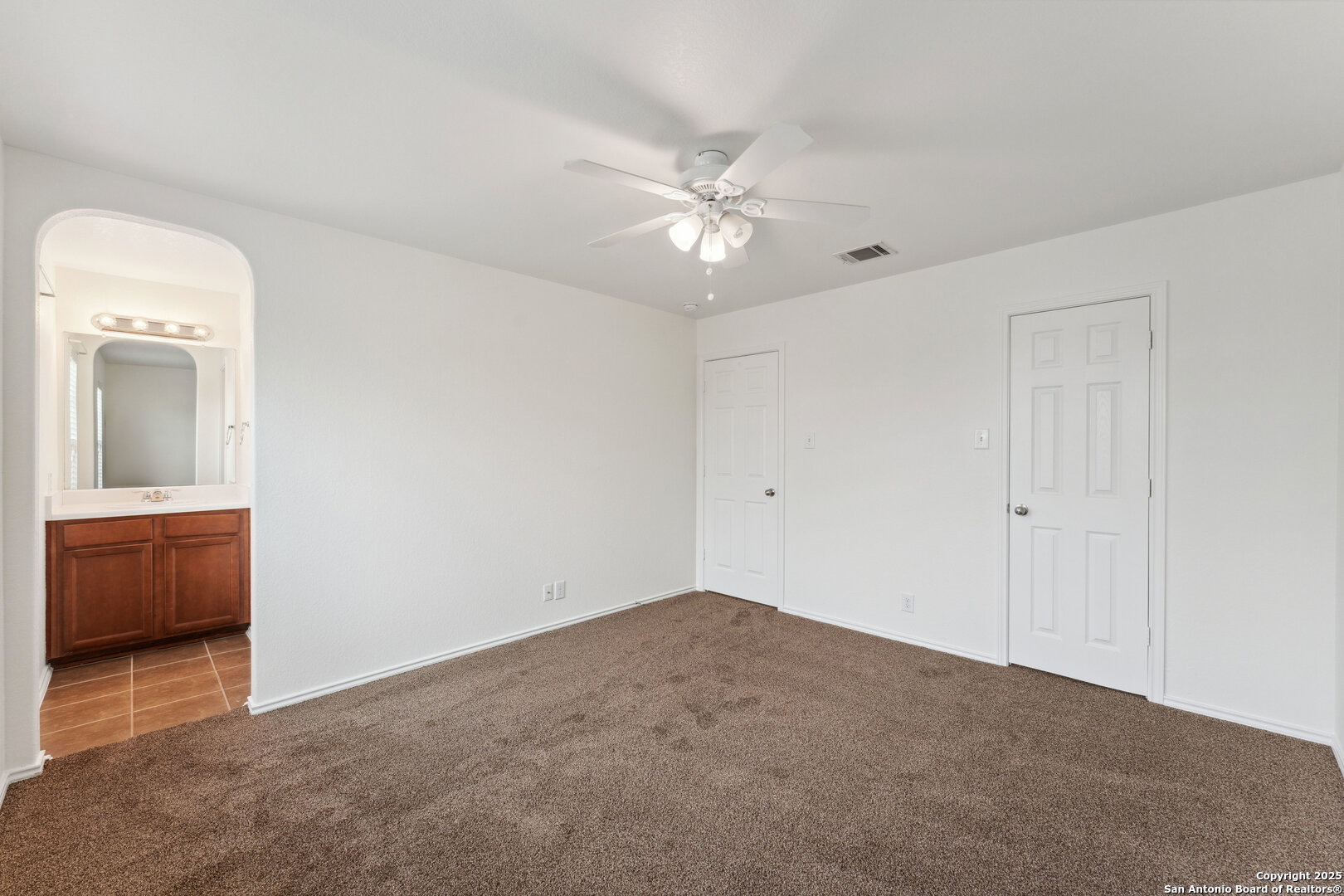 11402 Camp Creek