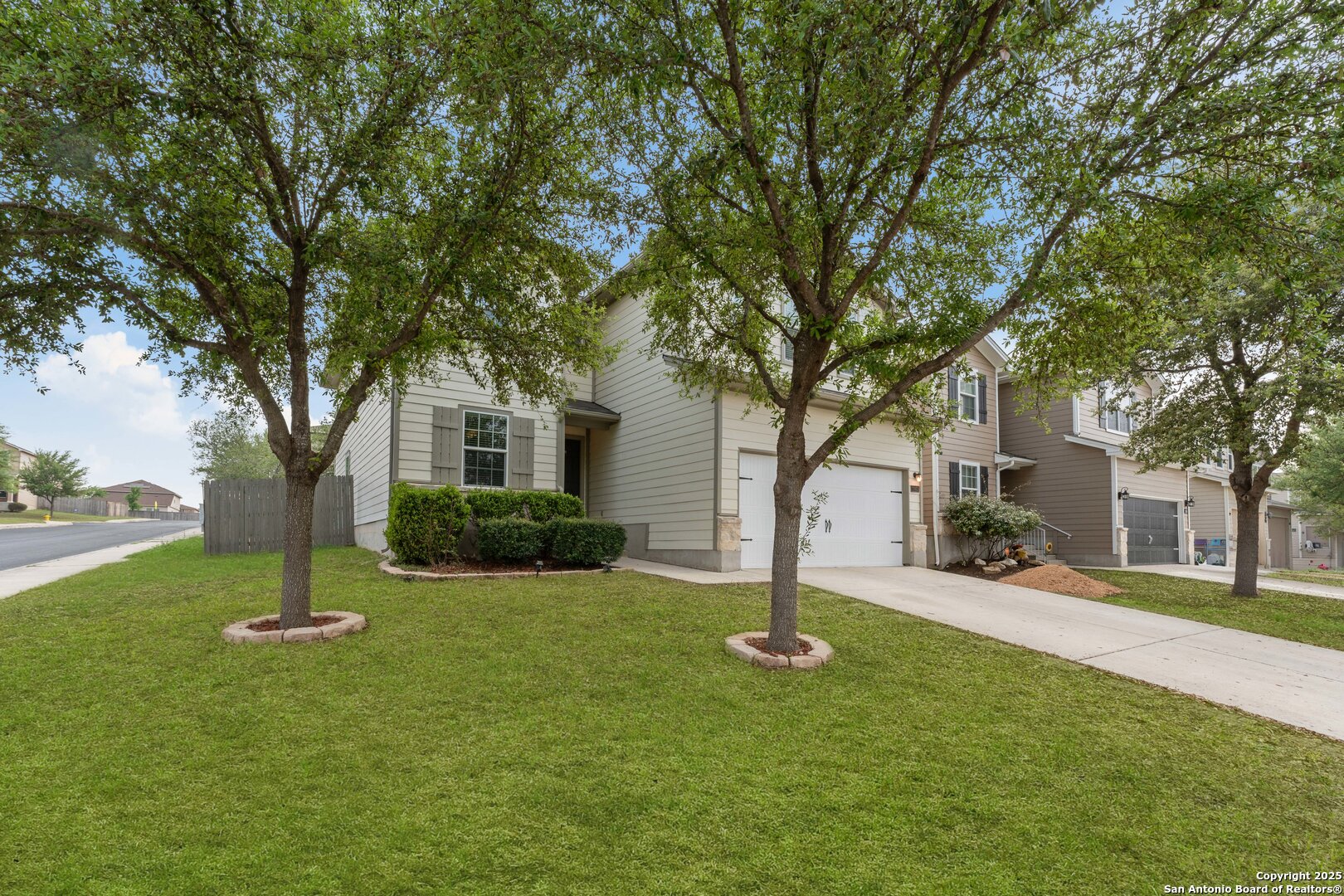 11402 Camp Creek