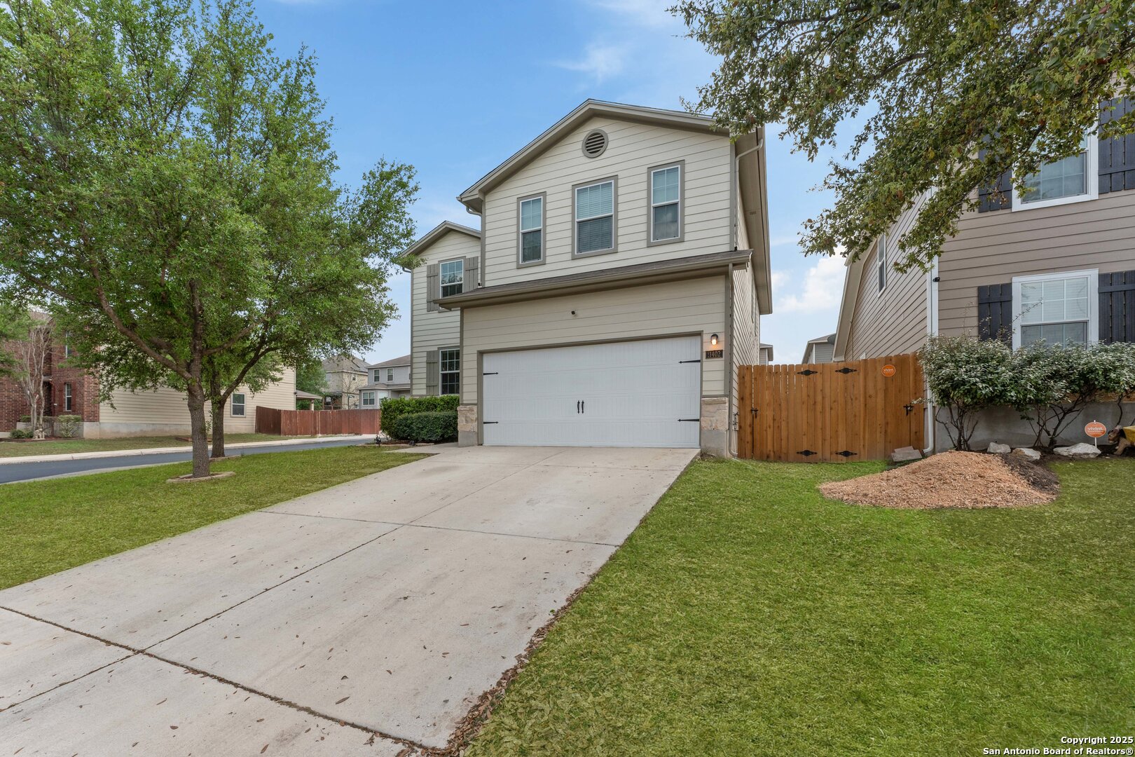 11402 Camp Creek