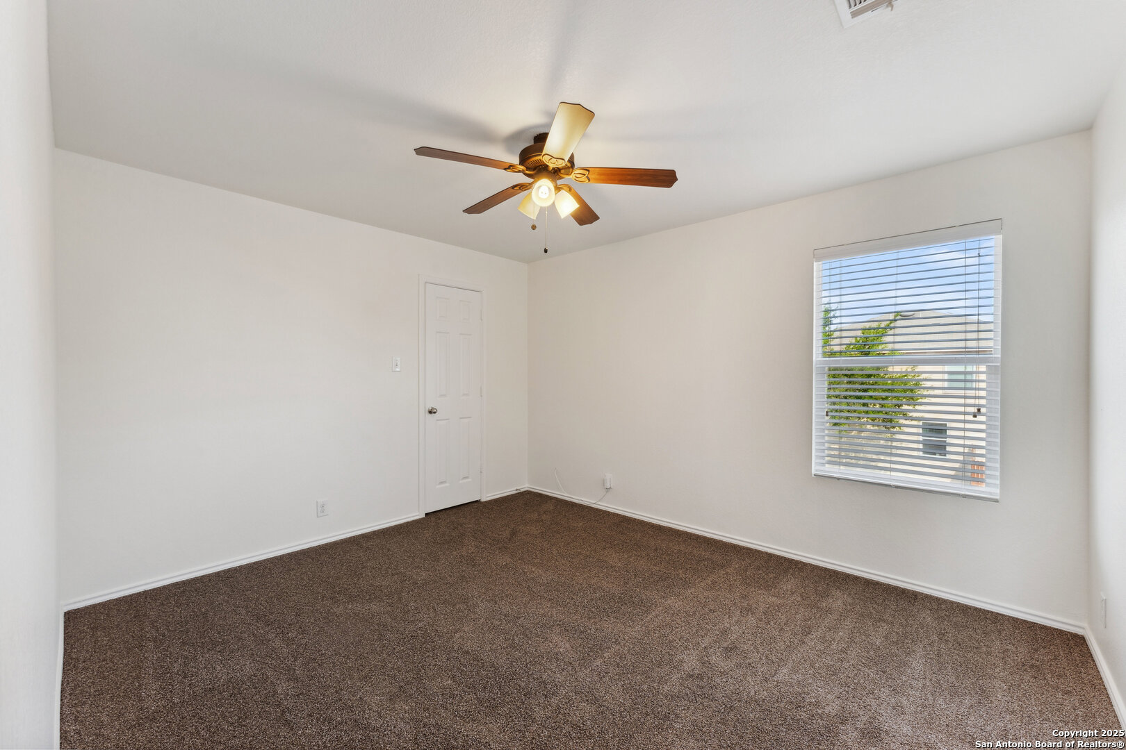 11402 Camp Creek