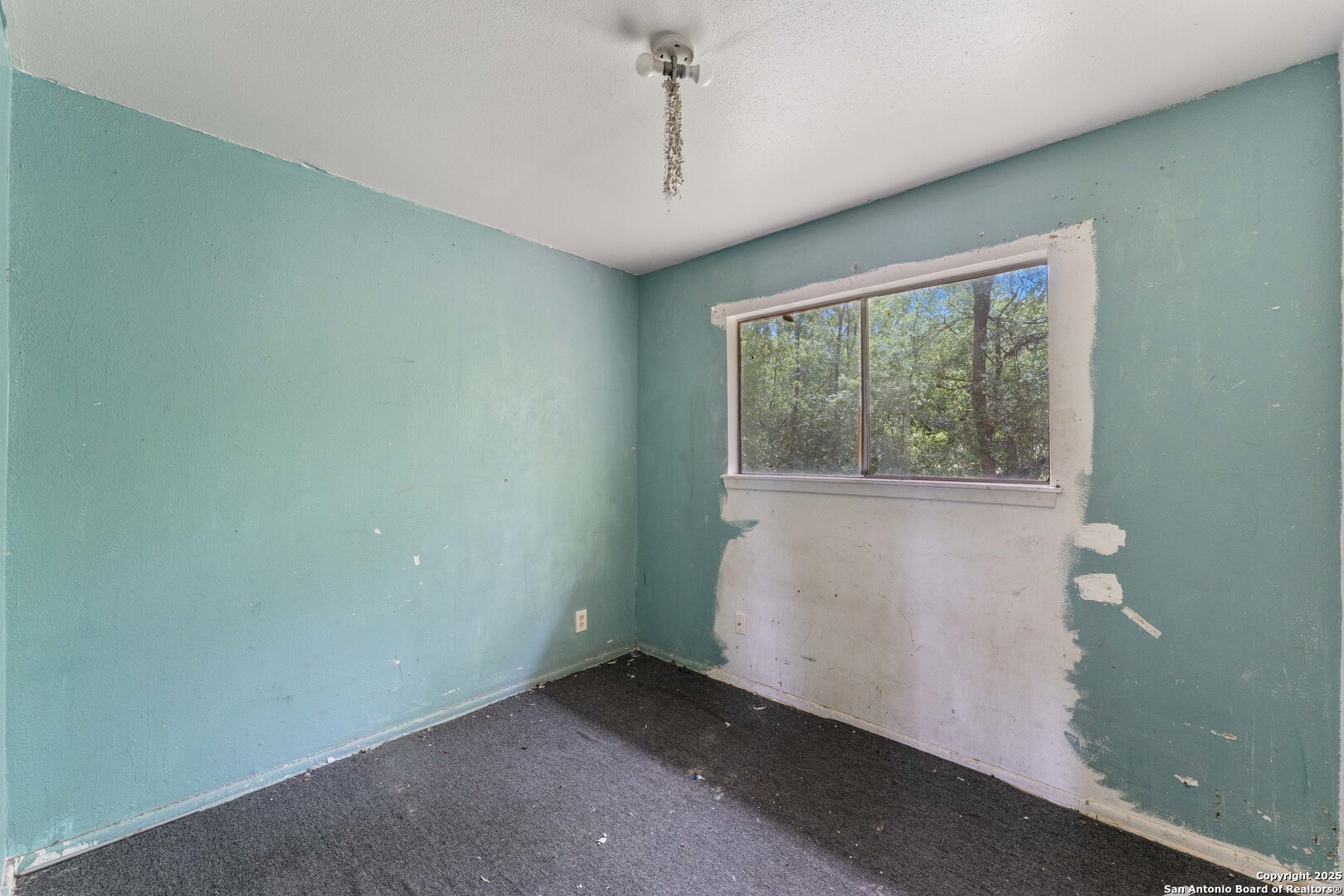 910 Crestfield
