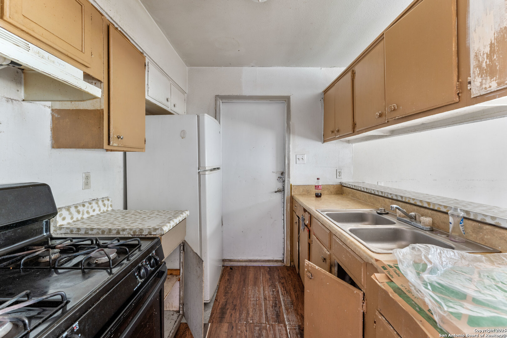 910 Crestfield