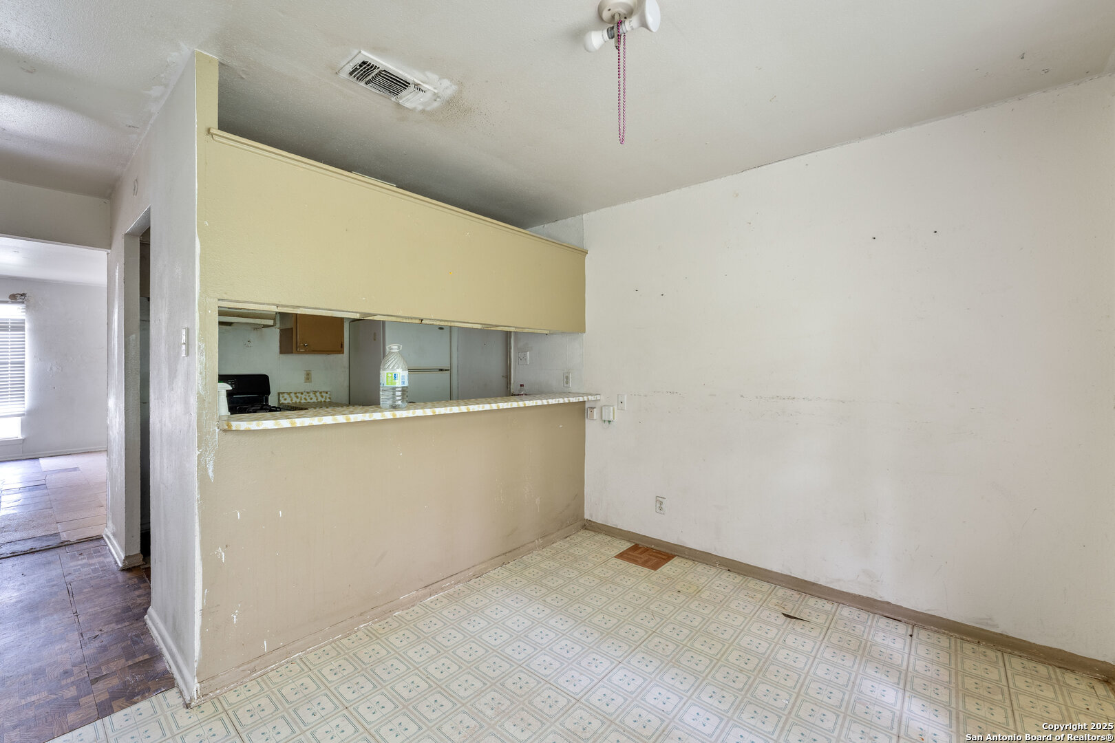 910 Crestfield