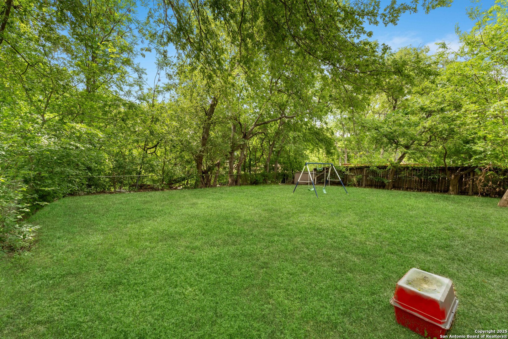 910 Crestfield