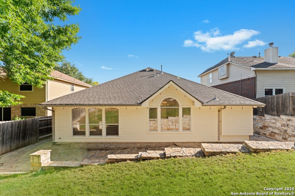 6127 Oakwood