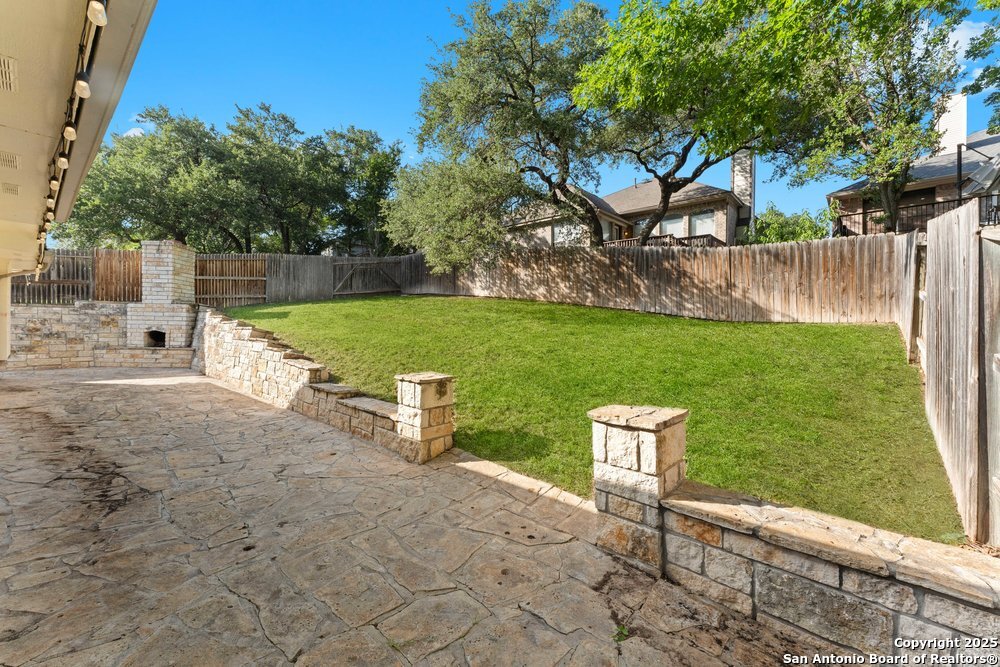 6127 Oakwood