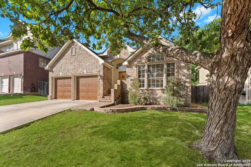 6127 Oakwood