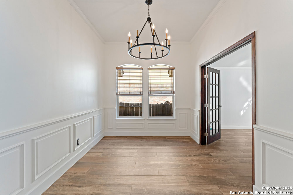 6127 Oakwood