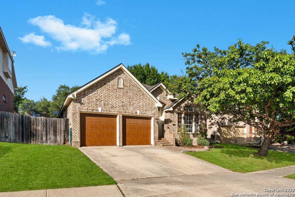 6127 Oakwood