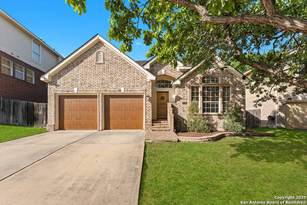 6127 Oakwood
