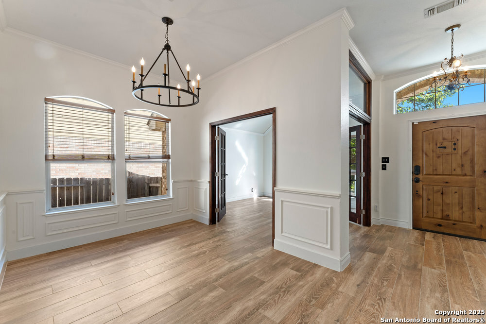 6127 Oakwood