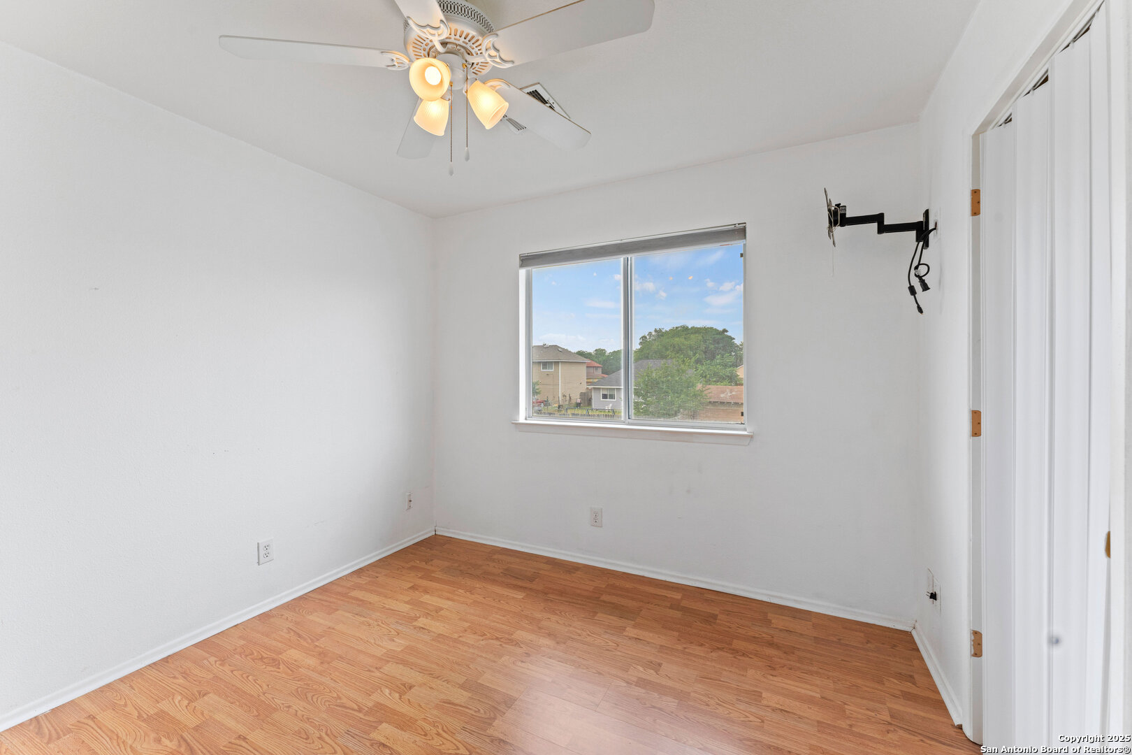 1703 Desert Willow