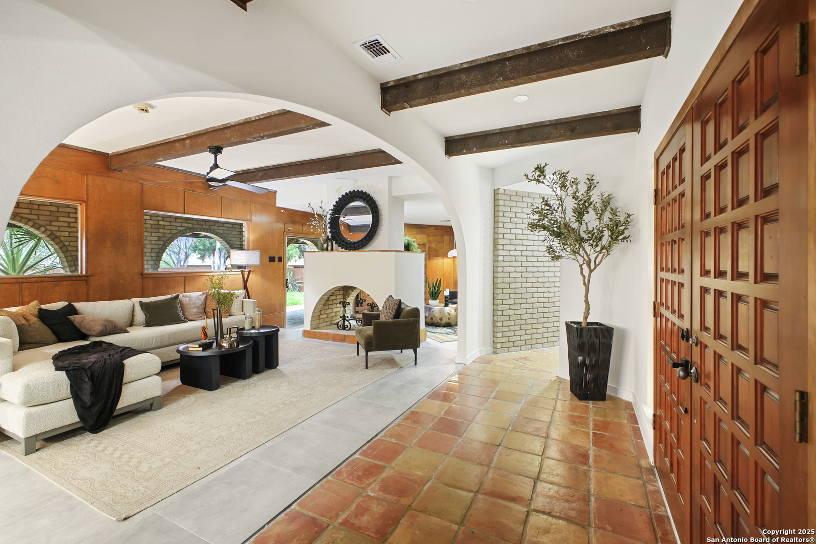 714 Moorside