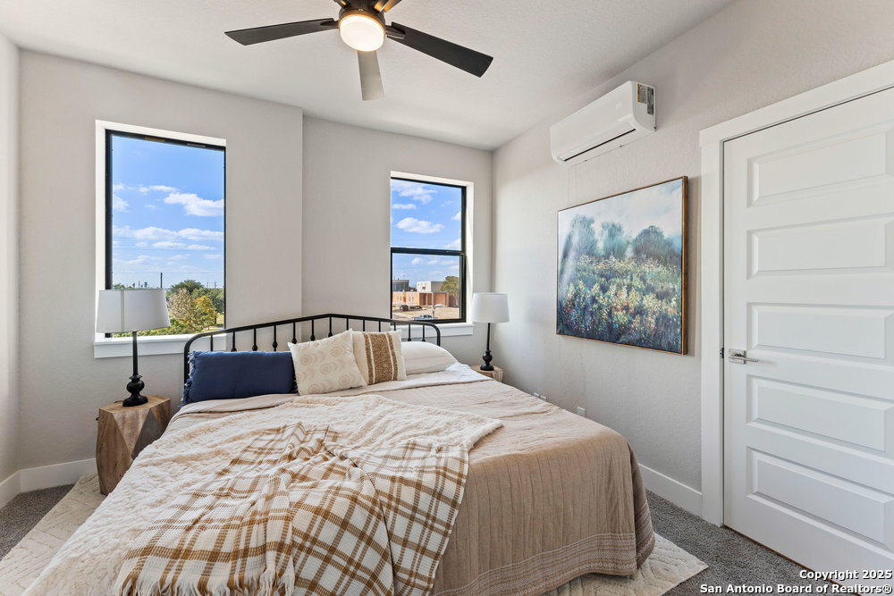 7924 Kennedy Hill