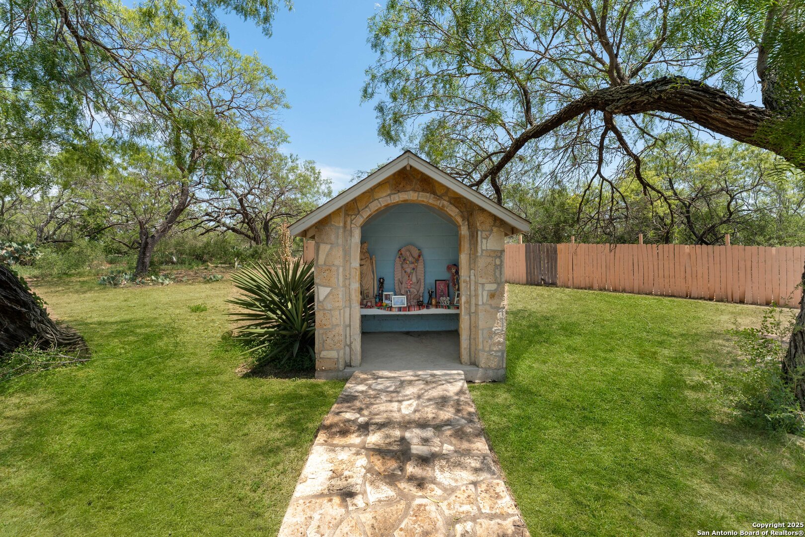 8608 S Foster Rd