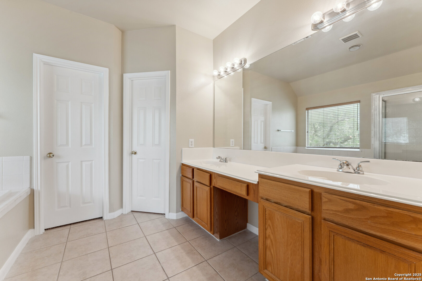5914 Hart Field