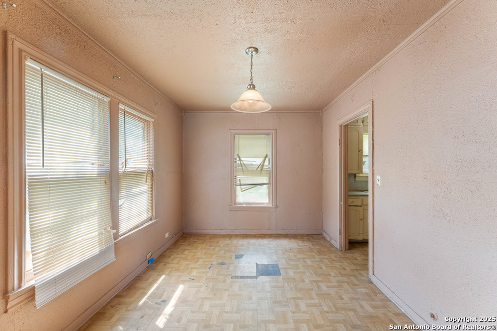 518 Wright Ave