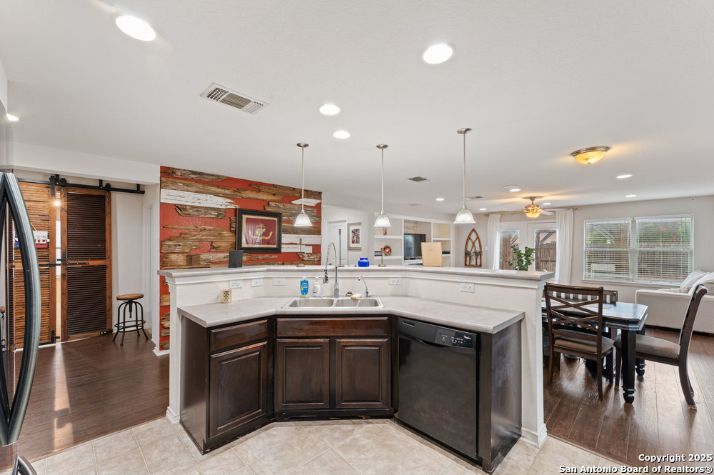1453 Jordan Crossings