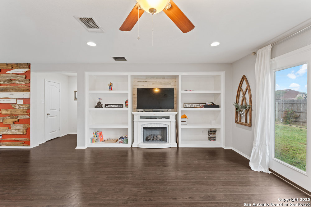 1453 Jordan Crossings