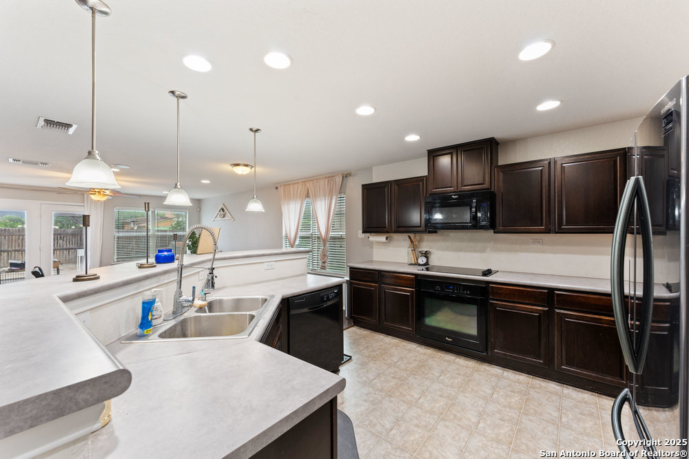 1453 Jordan Crossings
