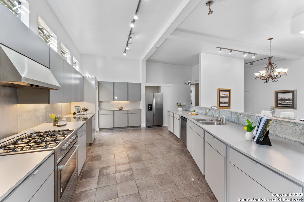2703 MARLBOROUGH DR