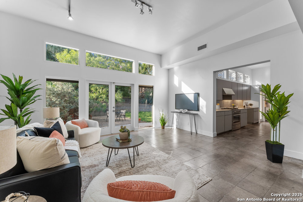 2703 MARLBOROUGH DR