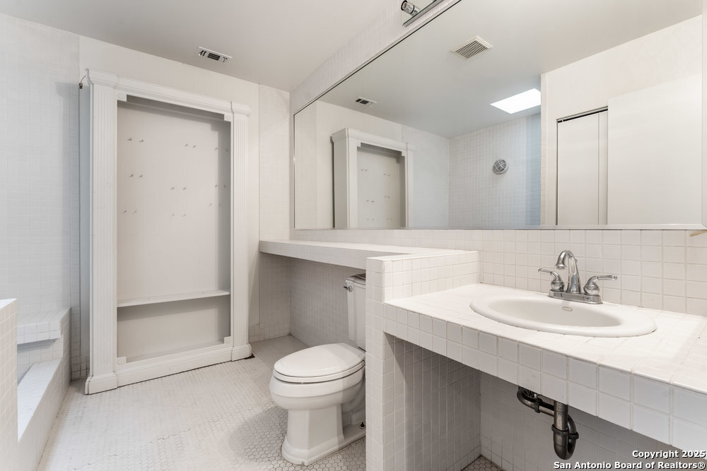 2703 MARLBOROUGH DR