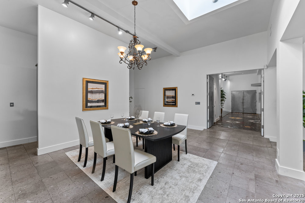 2703 MARLBOROUGH DR