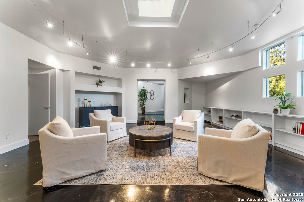 2703 MARLBOROUGH DR