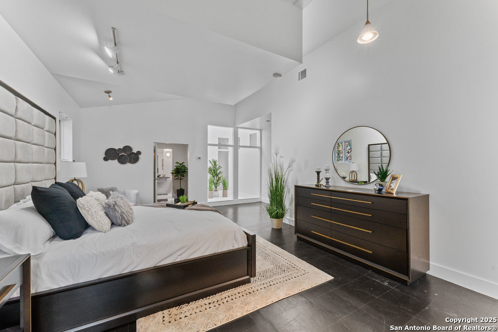 2703 MARLBOROUGH DR
