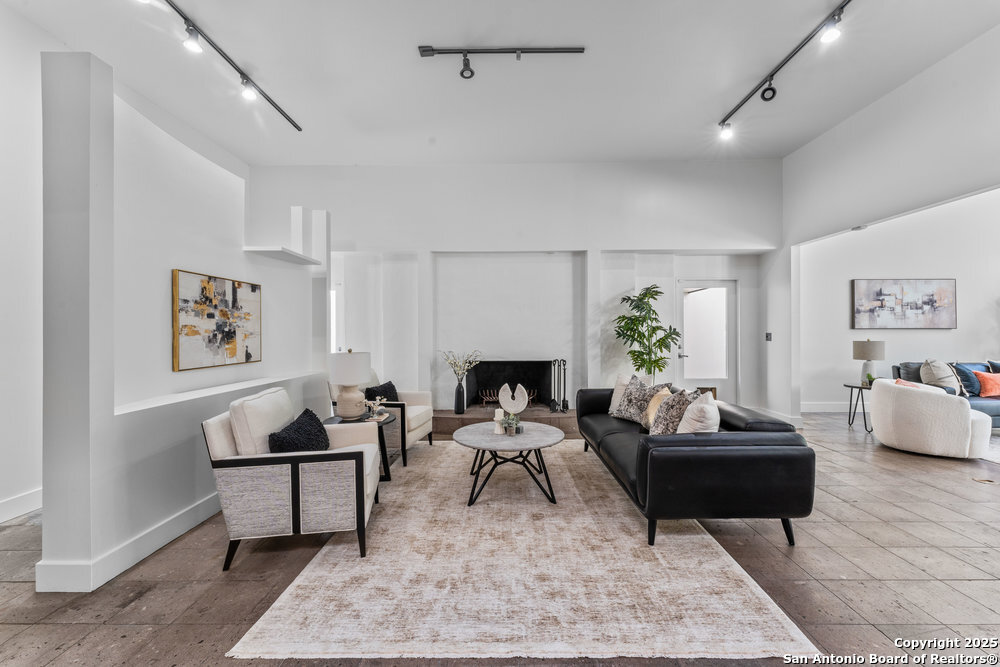 2703 MARLBOROUGH DR