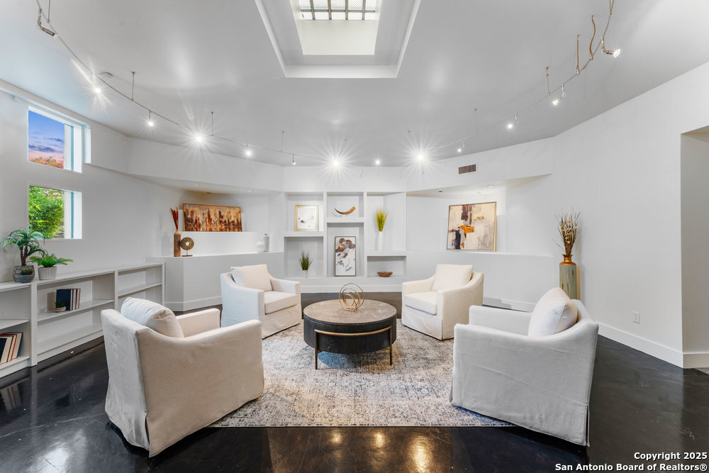 2703 MARLBOROUGH DR