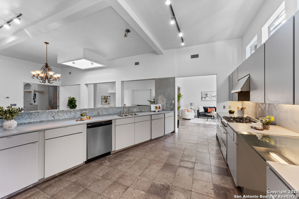 2703 MARLBOROUGH DR