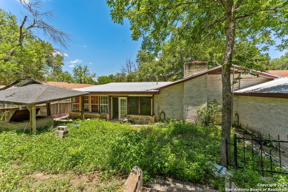 6006 Forest Ledge