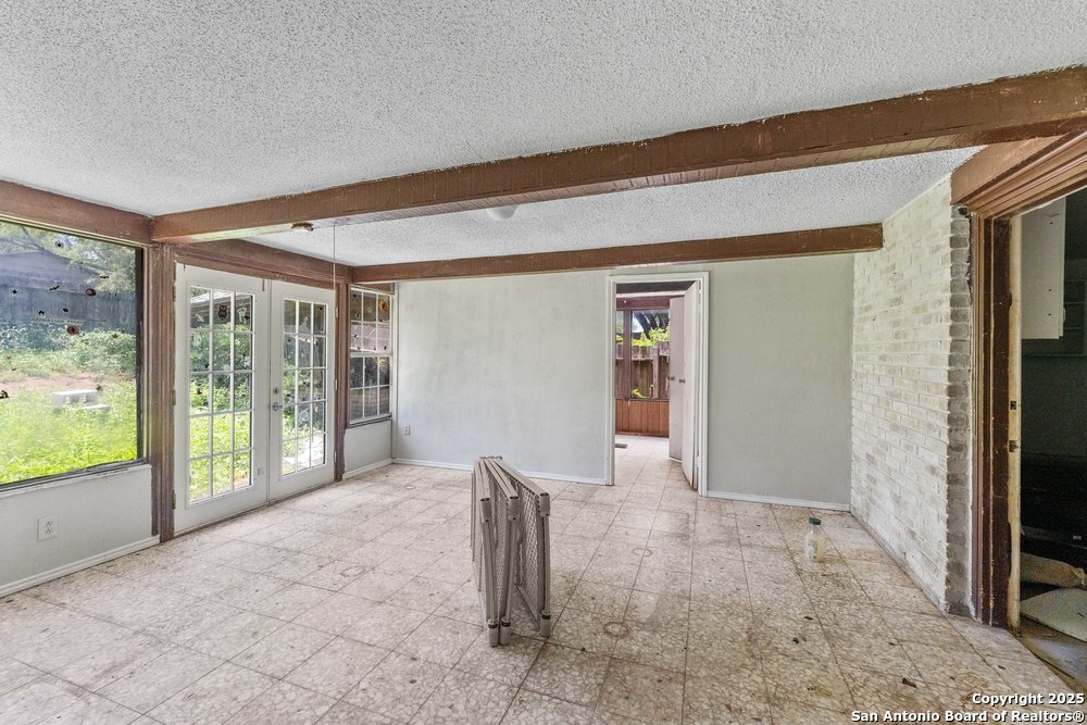 6006 Forest Ledge