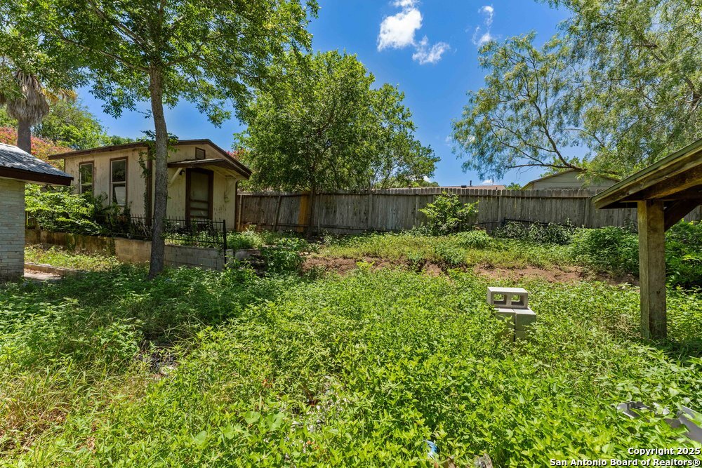 6006 Forest Ledge