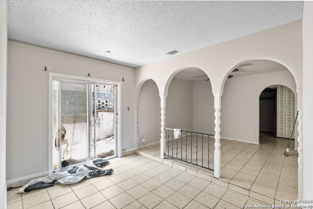 6006 Forest Ledge