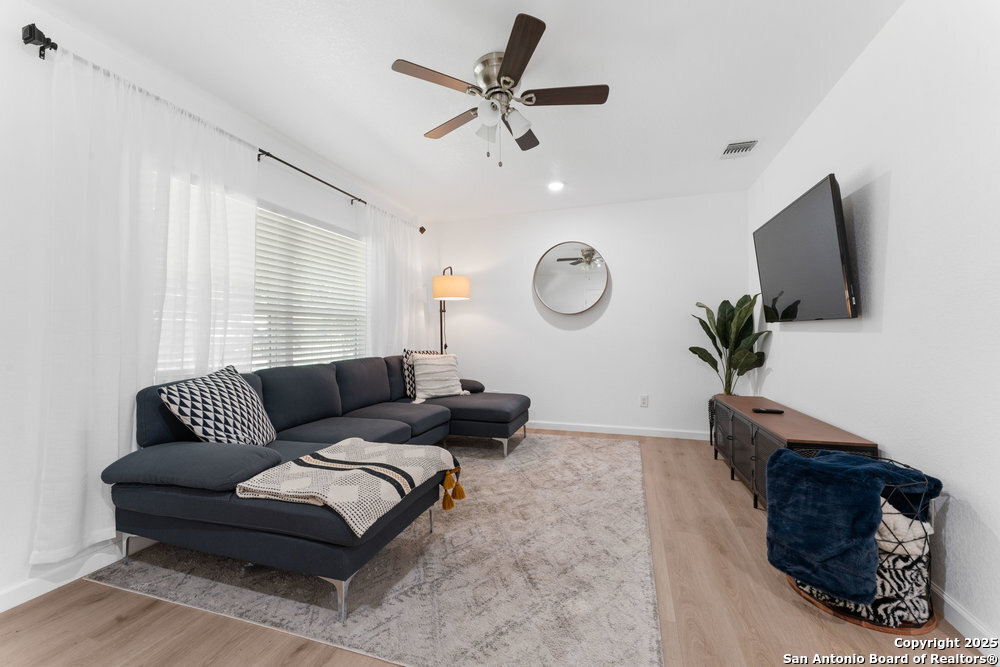 338 TOMROB DR