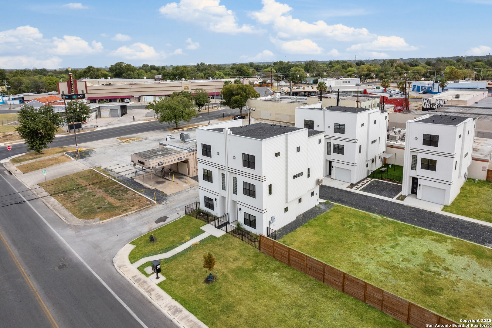 3214 N Elmendorf 102