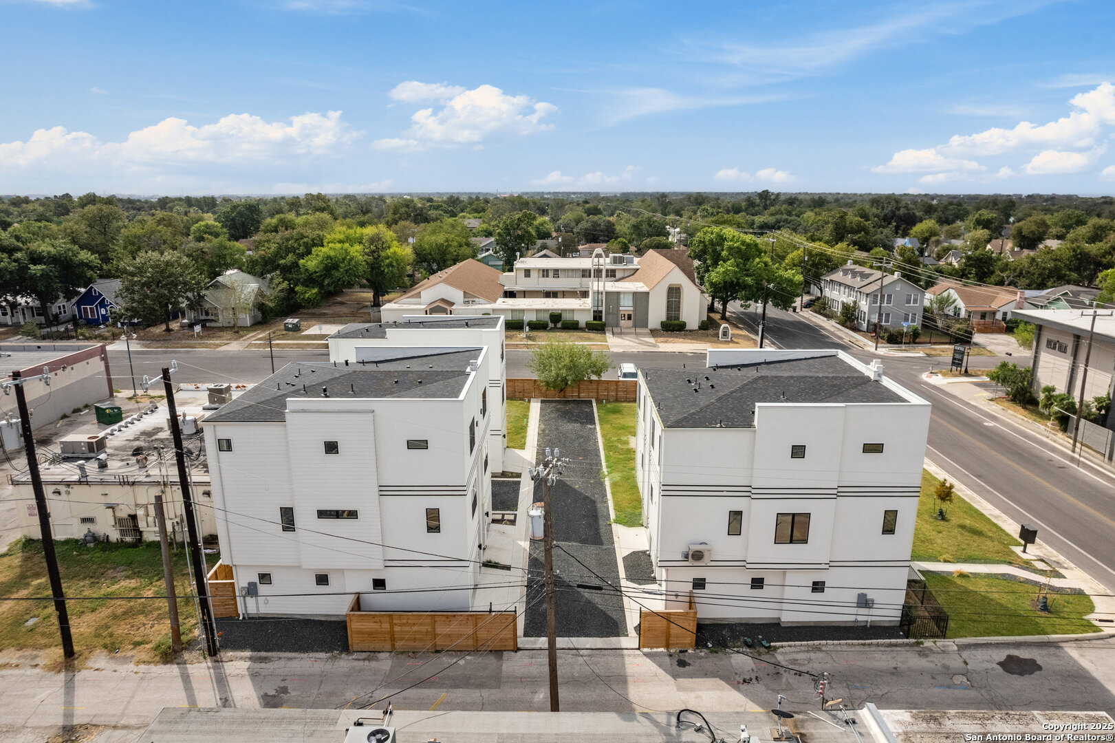 3214 N Elmendorf 102