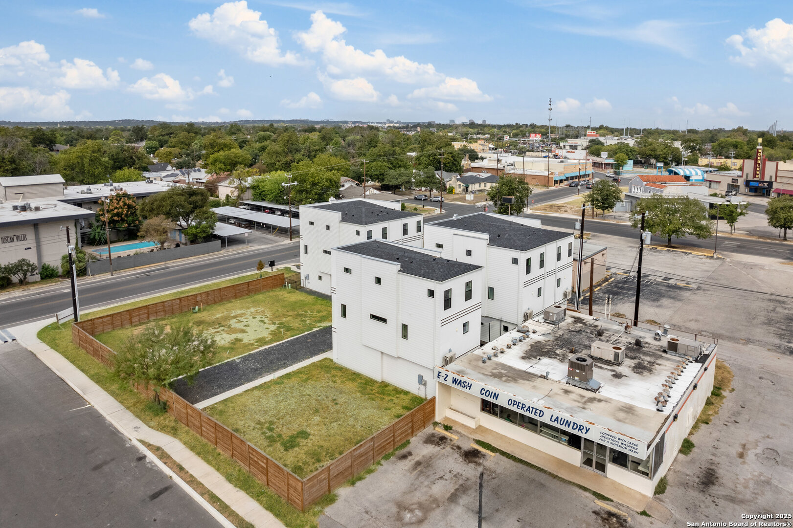 3214 N Elmendorf 102