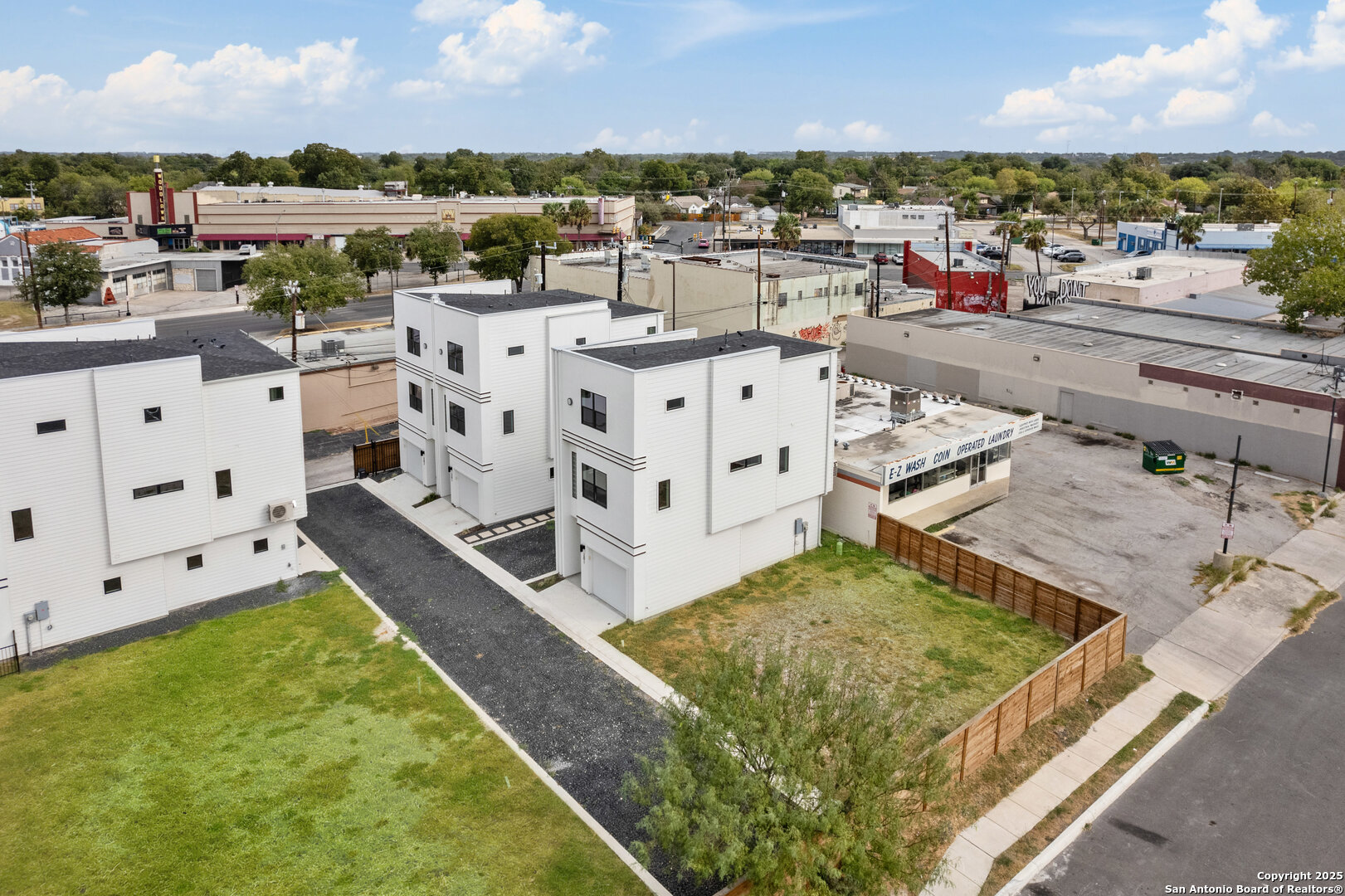 3214 N Elmendorf 102